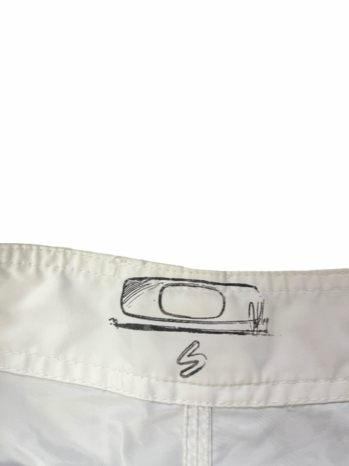 Bemuda Oakley
