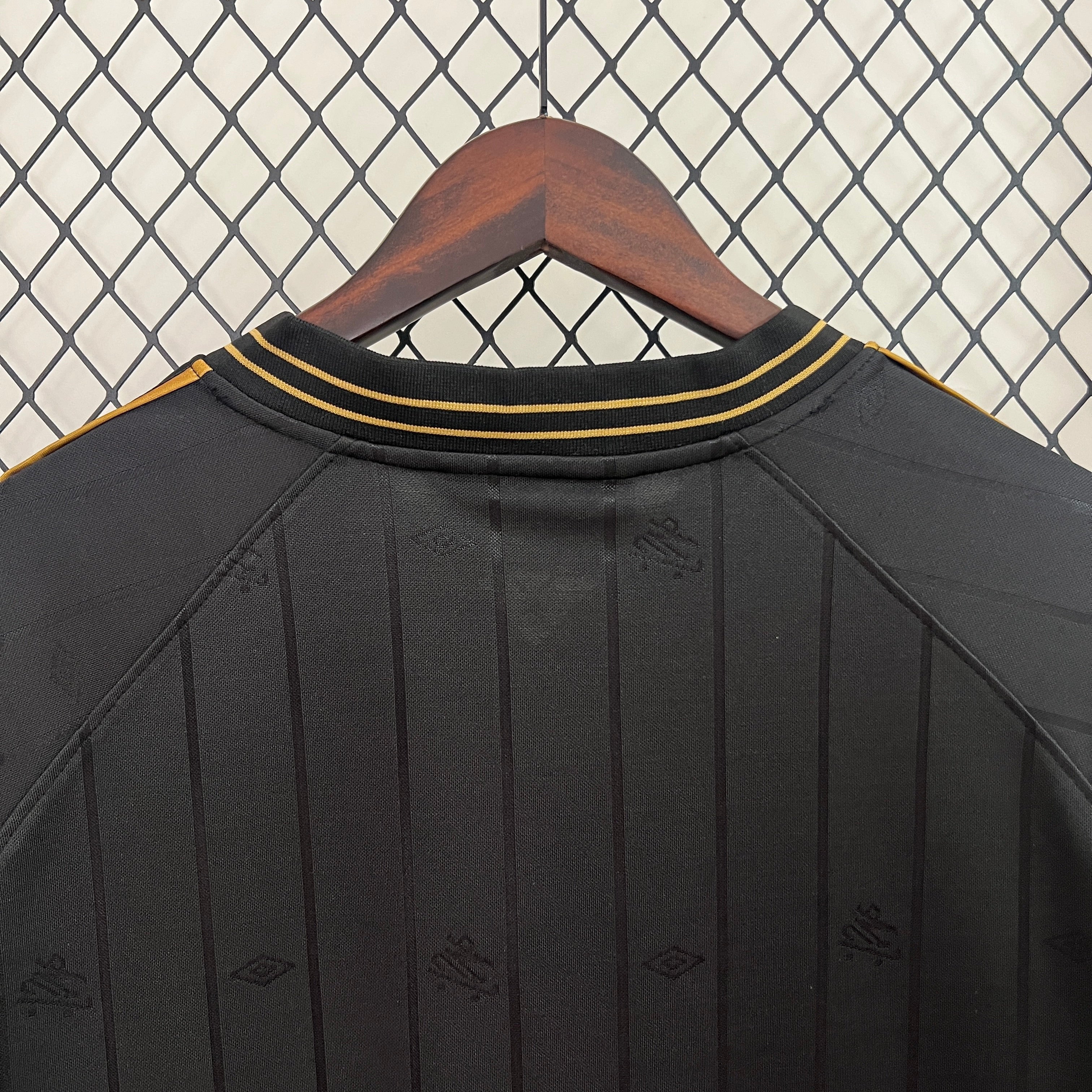 Camisa Santos Charlie Brown Black