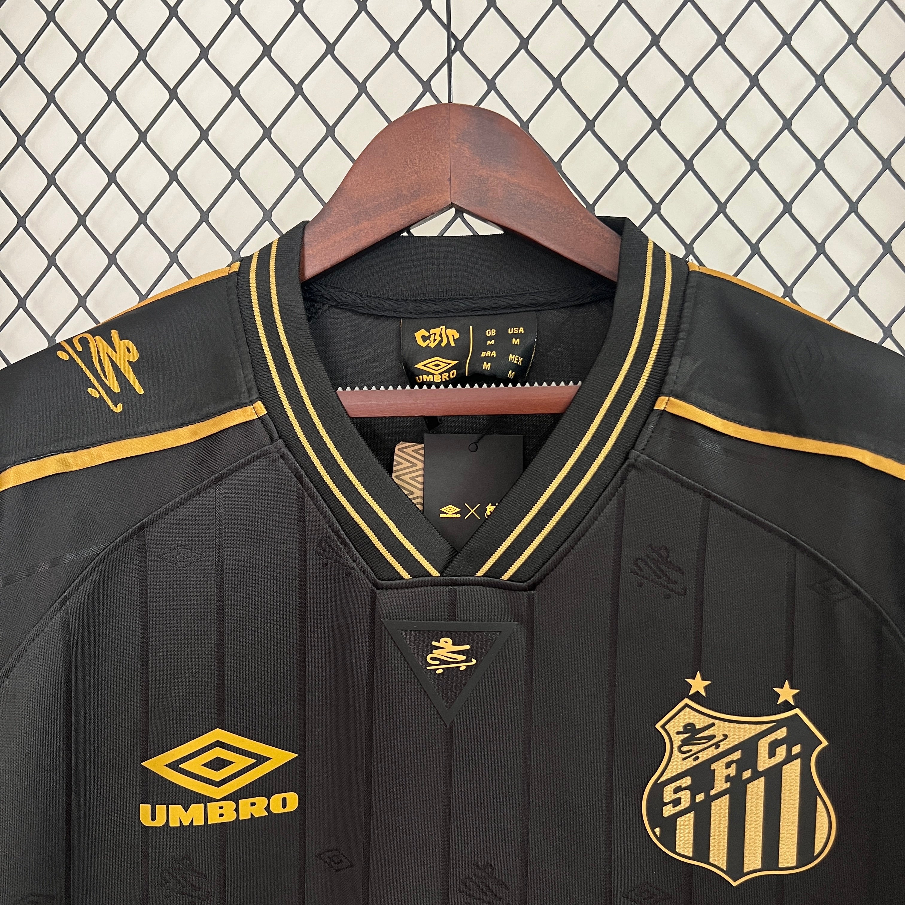 Camisa Santos Charlie Brown Black