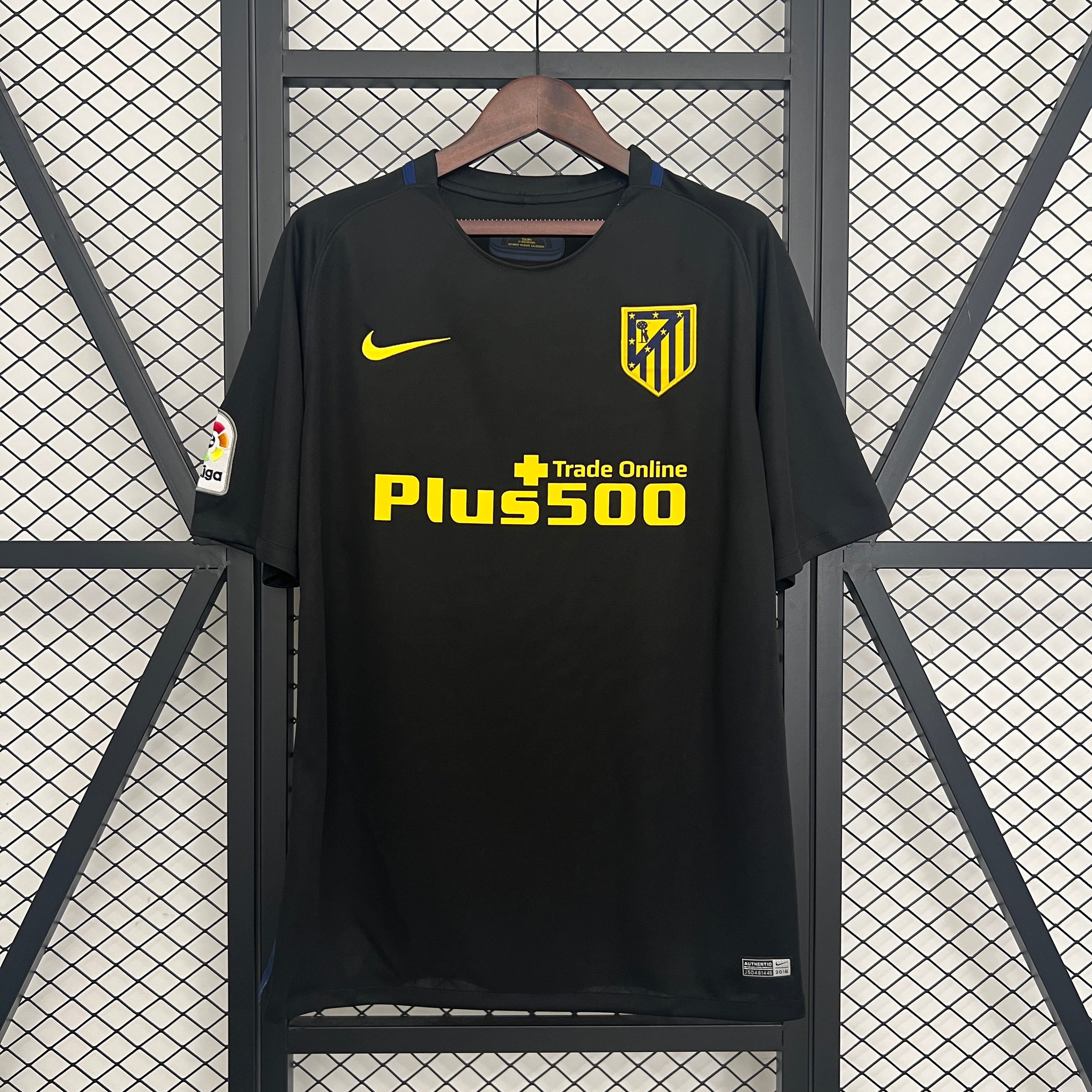 Camisa Retrô Atlético De Madrid Away 16/17