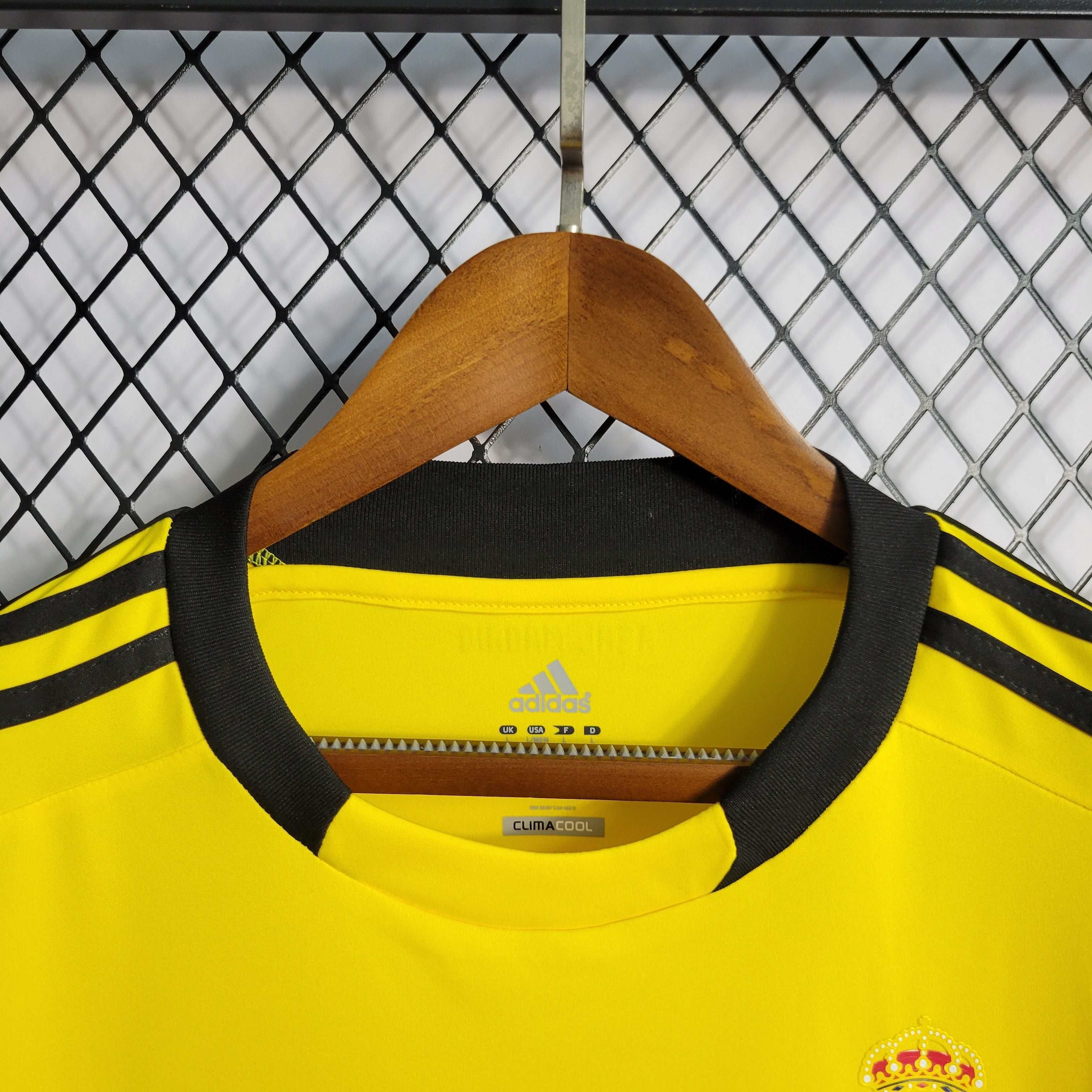 Camisa Real Madrid Goleiro Amarela 11/12 - Versão Retro 111